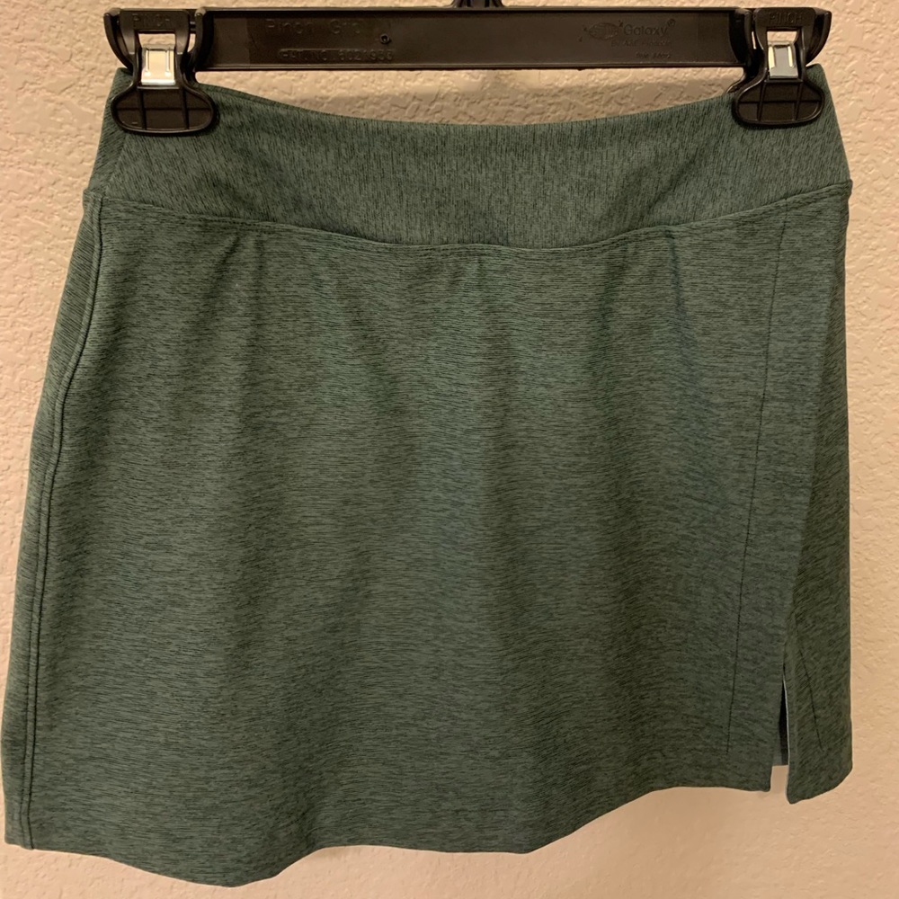 Outdoor Voices Court Skort. Size XS. Green.